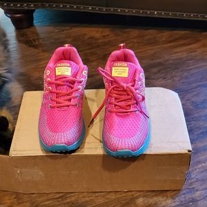 Ladies size 8 professional skateboard shoes
